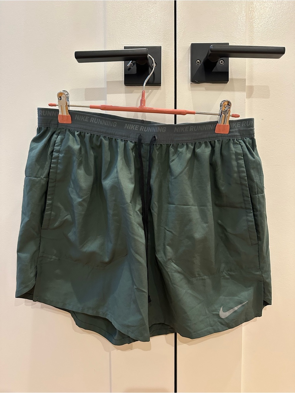 Men’s Nike Dri-Fit Running Shorts Green Medium with Pockets